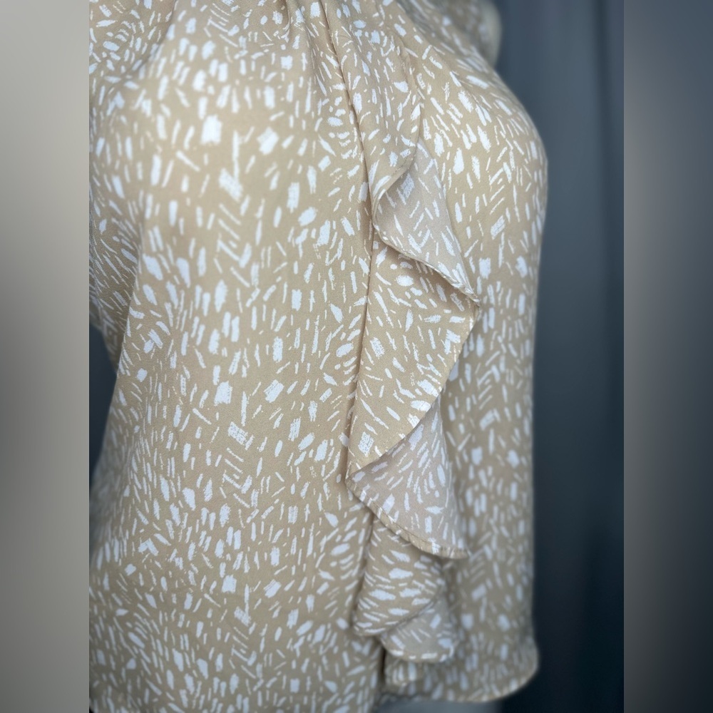 Covington Petite Beige Abstract Print Sleeveless Ruffle Front Blouse XL (1121) - Picture 7 of 14